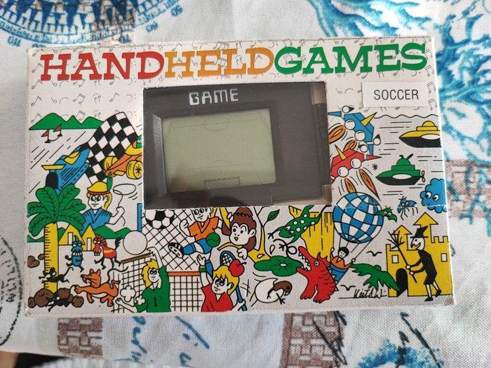 Hand Held Games - LCD Card Game - Soccer - Handheld gaming, Spelcomputers en Games, Spelcomputers | Overige Accessoires