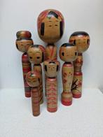 Een mooi set van 7 vintage Kokeshi-poppen. - Hout - Multiple