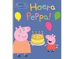 Boek Peppa Pig - Hoera Peppa 9789047860129, Verzenden, Zo goed als nieuw