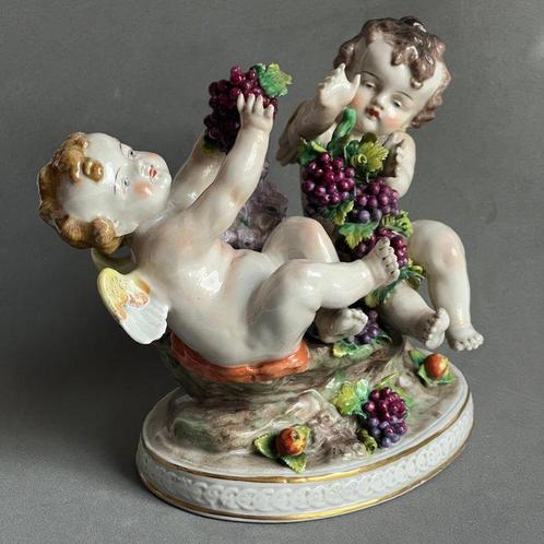 Capodimonte - Tafelmiddenstuk - Porselein - Cherubijnen., Antiek en Kunst, Antiek | Glas en Kristal