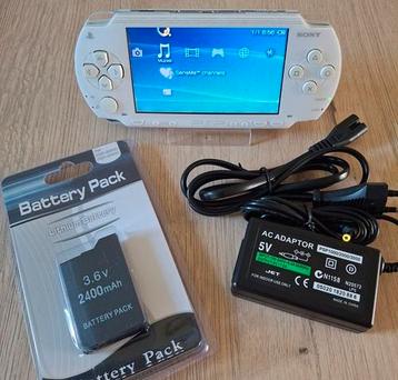 PSP 1004 wit Complete Set  Nette staat  + 160 games beschikbaar voor biedingen