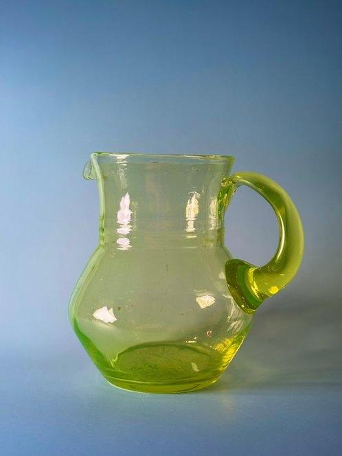 Kruik - Uraniumglas - ART-DECO, Antiek en Kunst, Kunst | Designobjecten