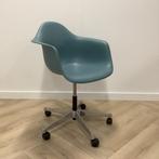 Tweedehands Vitra - Eames PACC stoel, draaibaar met wielen, Huis en Inrichting, Ophalen of Verzenden, Gebruikt, Stof, Eén