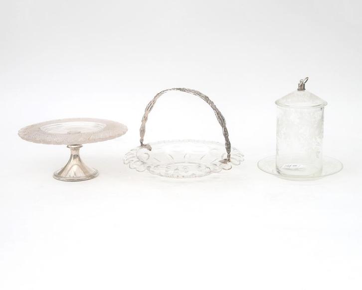 Een kavel kristal met o.a. 2e gehalte zilveren monturen, Antiek en Kunst, Antiek | Goud en Zilver