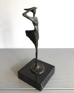 Corry Ammerlaan - sculptuur, “ Visie “ - 15 cm - Legering