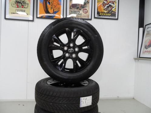 Toyota Yaris Cross 16 inch winterbanden set werkelijk nieuw, Auto-onderdelen, Banden en Velgen, 16 inch, Winterbanden, 205 mm