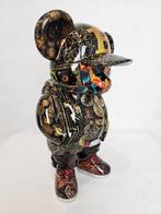 ArtBrut by Ann - AngryBear x Bitcoin holographic edition