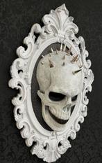 WT Horror Art - Reliëf, White Skull Memento Mori - 44 cm -