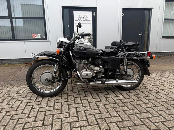 URAL EN DNEPR MOTOREN MET ZIJSPAN, Motoren, Motoren | Zijspanmotoren