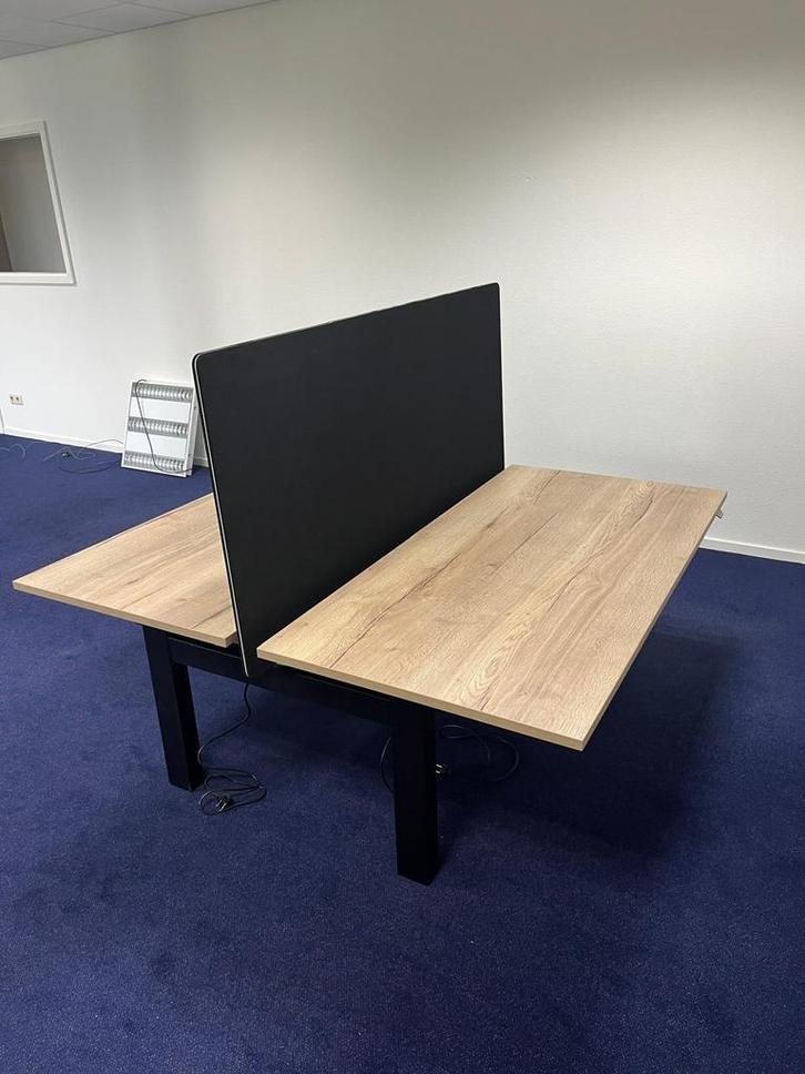 100x Ahrend duo zit sta bureaus beschikbaar - Hoge kwaliteit, Huis en Inrichting, Bureaus, Stabureau, Zo goed als nieuw, Elektrisch