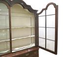 Wortelnoten gefineerde vitrinekabinet, Holland, ca. 1730, Antiek en Kunst