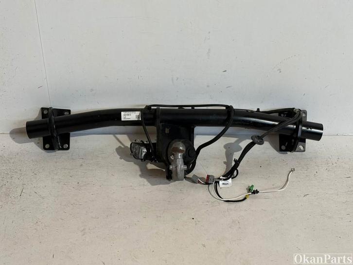 Volvo XC60 II trekhaak 32270813, Auto-onderdelen, Carrosserie en Plaatwerk, Gebruikt, Voor, Ophalen