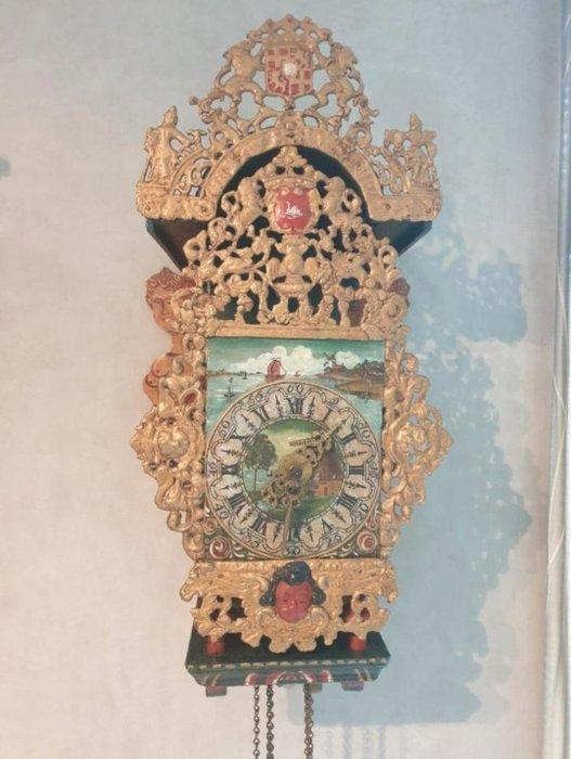 Friese stoelklok Barok - Verguld messing, Smeedijzer -, Antiek en Kunst, Antiek | Klokken