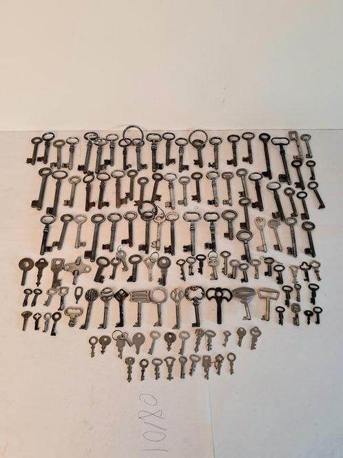 Sleutel (130) - Unieke collectie met 130 antieke sleutels, Antiek en Kunst, Antiek | Speelgoed