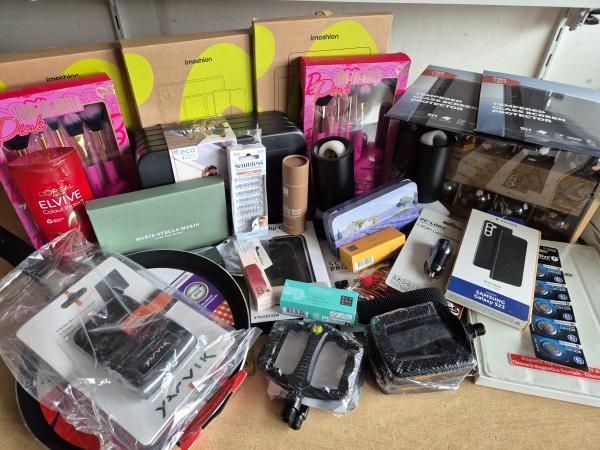 Veiling - Grote Doos met Verschillende Retouren en Overstock, Zakelijke goederen, Partijgoederen en Retail | Partijgoederen