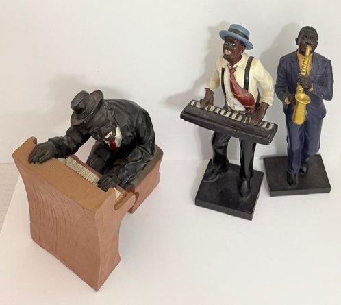 Miniatuur figuur (12) - Klei, Antiek en Kunst, Curiosa en Brocante