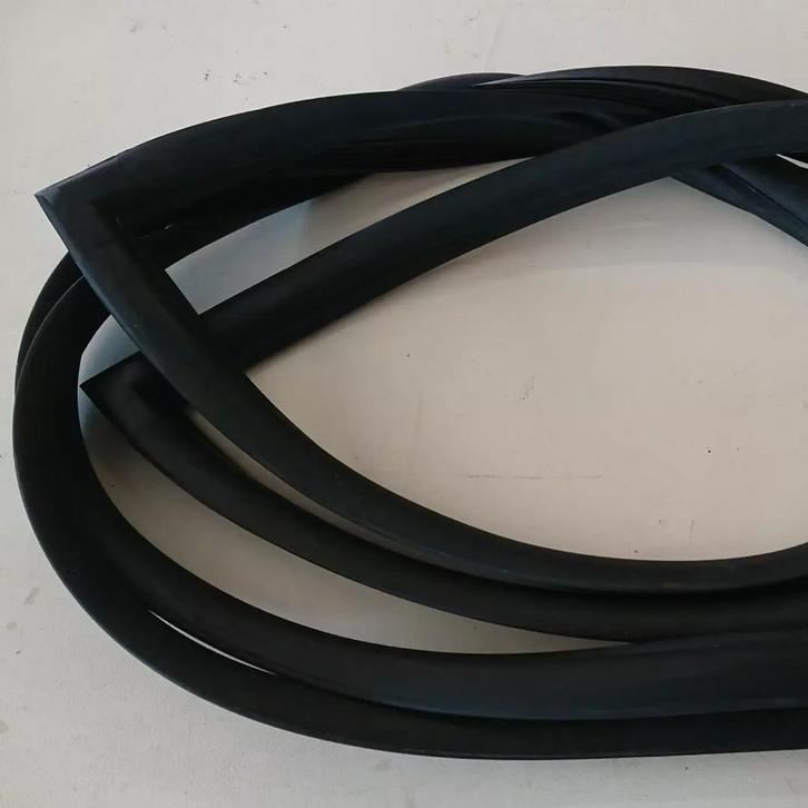 Voorruit Rubber HOOG Mercedes Dudo Dubbellucht 508 608 407, Auto-onderdelen, Ruiten en Toebehoren, Nieuw, Herkomst onderdeel bekend