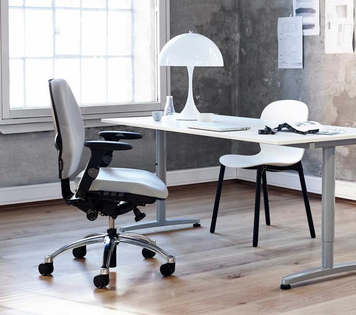 RH Extend 100/200 bureaustoel, Zakelijke goederen, Kantoor en Winkelinrichting | Kantoormeubilair en Inrichting, Stoel, Nieuw in verpakking