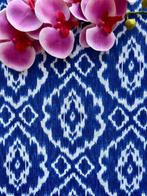 Groot stuk ikat etnische bedrukte stof voor decoratie en