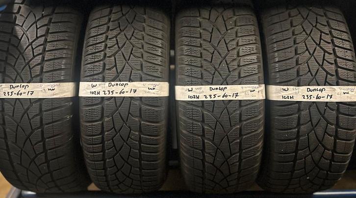 4x235-60-17 Dunlop Winter 4x6m € 40 per band 235 60 17, Auto-onderdelen, Banden en Velgen, 17 inch, Winterbanden, 235 mm, Personenwagen