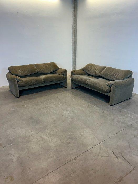 Cassina - Vico Magistretti - Sofa (2) - Maralunga - Wol, Antiek en Kunst, Kunst | Designobjecten