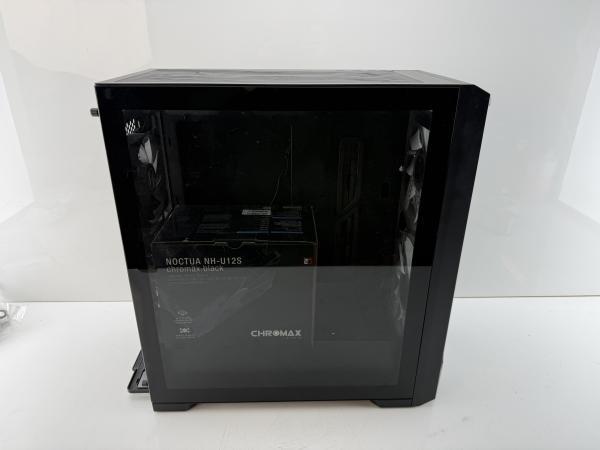 Veiling - Zwarte PC-behuizing met glas + Noctua NH-U12S koel, Computers en Software, Computerbehuizingen