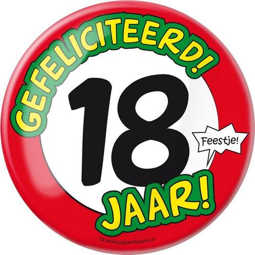 Paper Dreams - XL Button - 18 Jaar - Doorsnee 10 cm, Verzamelen, Speldjes, Pins en Buttons, Ophalen of Verzenden