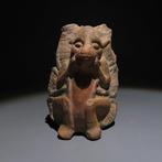 Maya Terracotta Figuur. 650 - 900 n.Chr. 9,7 cm H. Spaanse