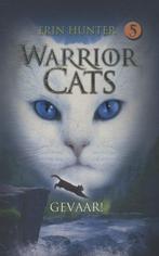 Warrior Cats 5 -   Gevaar 9789059240605 Erin Hunter, Boeken, Kinderboeken | Jeugd | 13 jaar en ouder, Gelezen, Erin Hunter, Verzenden
