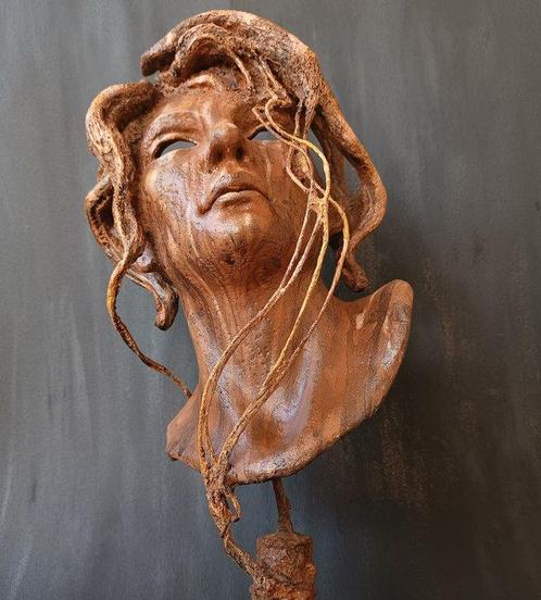 Mirella Gerosa - Beeld, WHY ? - 50 cm - terracotta en staal, Antiek en Kunst, Antiek | Glas en Kristal