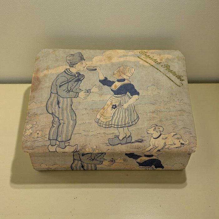 Doos - Tussen Oorlogen - Kartonsteen en stof -, Antiek en Kunst, Kunst | Designobjecten