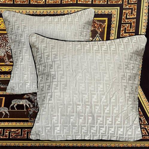 Fendi Casa - Nieuwe set van twee - Kussen, Antiek en Kunst, Antiek | Kleden en Textiel