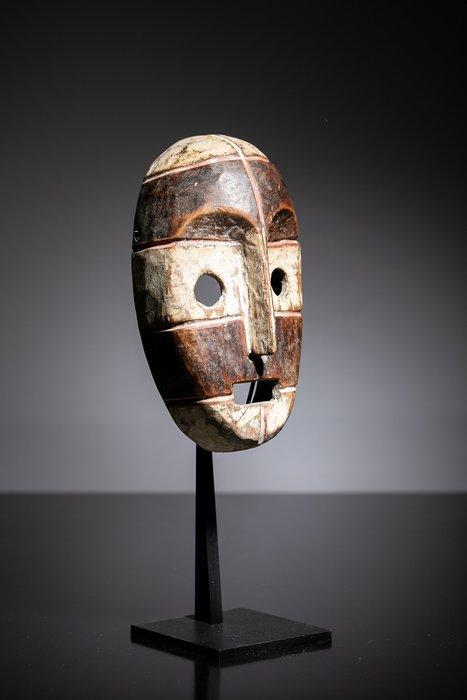 Masker - Boa pongdudu inizi - DR Congo (Zonder Minimumprijs), Antiek en Kunst, Kunst | Niet-Westerse kunst