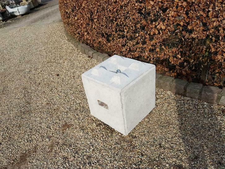 Ballast beton betonblok verankeren tent podium zendmast vlag, Hobby en Vrije tijd, Feestartikelen | Verhuur, Overige, Nieuw, Ophalen