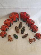 Miniatuur beeldje - Set van handgeschilderde houtsnijwerk