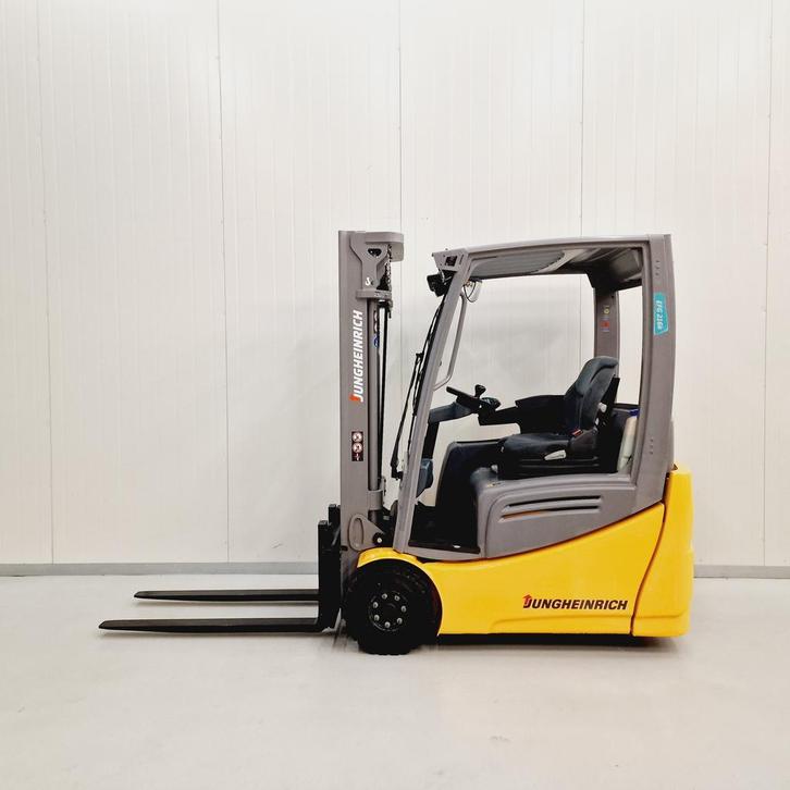 2017 - jungheinrich efg216 - elektrische heftruck -  3 delig, Zakelijke goederen, Machines en Bouw | Heftrucks en Intern transport