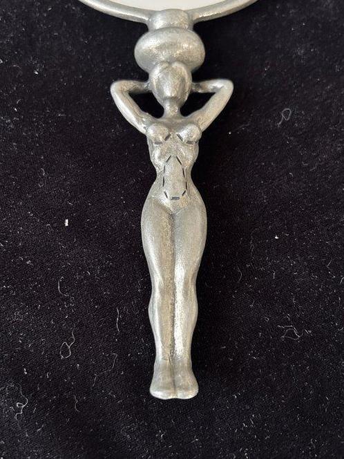 Nip/Tuck - Rare Promotional item - Styled, with logo on back, Verzamelen, Film en Tv