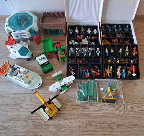 Playmobil - Playmobil 2 Gevulde Koffers & voertuigen -, Antiek en Kunst, Antiek | Overige Antiek