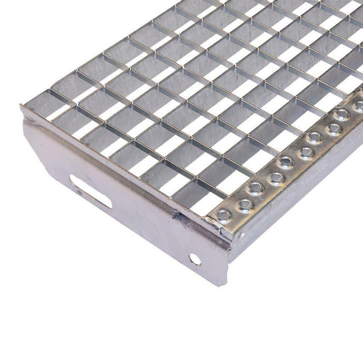 Stalen (fijnmazige) roostertreden – Direct leverbaar, Doe-het-zelf en Verbouw, Ladders en Trappen, Trap, Nieuw, Ophalen of Verzenden