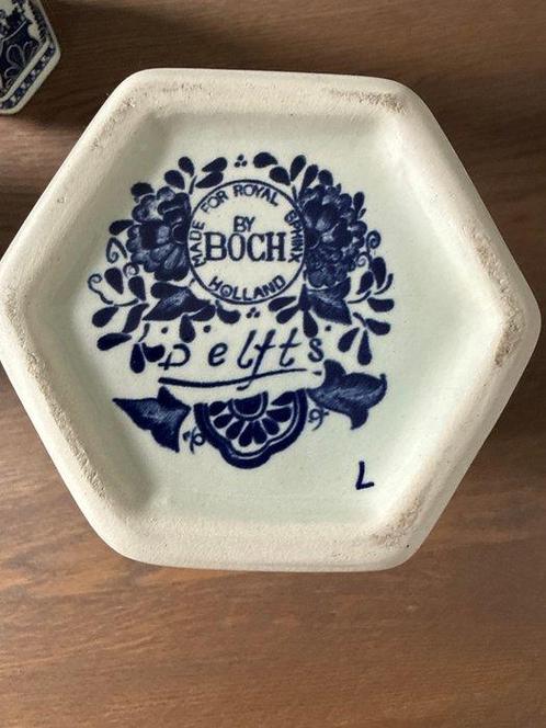 Boch voor Royal Sphinx - Vaas - Aardewerk - 3-delig kaststel, Antiek en Kunst, Antiek | Glas en Kristal