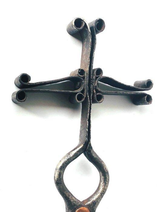 Taperstick (kleine blaker met een dunne pijp) Kandelaar, Antiek en Kunst, Antiek | Overige Antiek