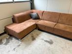 Prachtige cognac kleurige hoekbank in goede staat, 250 tot 300 cm, Hoekbank, Zo goed als nieuw, Vierpersoons of meer
