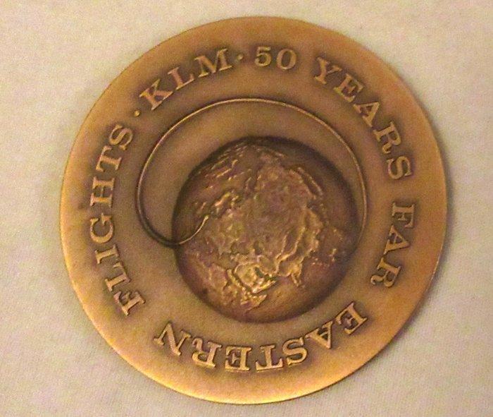 KLM 50 Years of Flights - Medal - 1980-1990, Antiek en Kunst, Antiek | Wandborden en Tegels