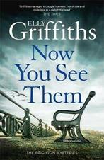 The Brighton mysteries: Now you see them by Elly Griffiths, Boeken, Gelezen, Elly Griffiths, Verzenden