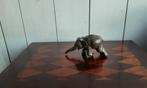 P. Chenet - Beeld, Olifanten - 6.5 cm - Brons