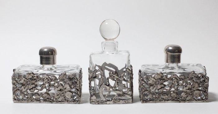 Frankreich - Parfumfles - glas, metaal - 3 Flacons, Antiek en Kunst, Curiosa en Brocante