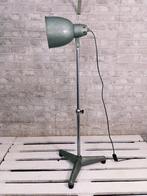 Staande lamp - Vintage werkplaatslamp - IJzer (gesmeed),, Antiek en Kunst
