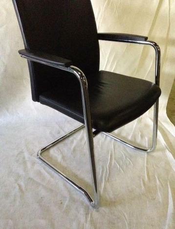 Comforto 5588S stapelbare sledestoel te koop in leer en stof beschikbaar voor biedingen