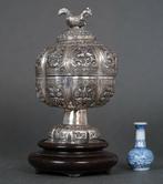 Doos - Zilveren doos met lobvormige randen en deksel -, Antiek en Kunst