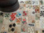 Themacollectie - Glazen / parelmoer knopen., Antiek en Kunst